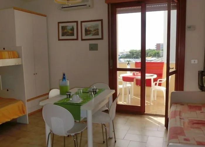 Homely Seaview Flat With Balcony - Beahost Lägenhet Bibione