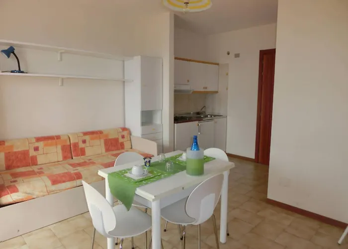 Homely Seaview Flat With Balcony - Beahost Lägenhet Bibione