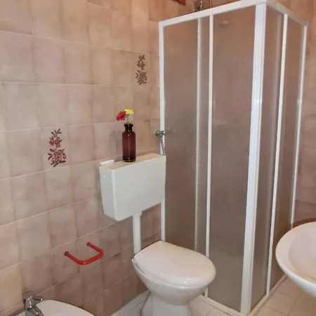 Homely Seaview Flat With Balcony - Beahost Apartmán